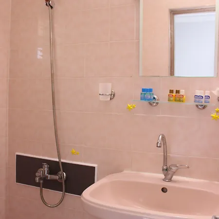 Shadow Отель 3*